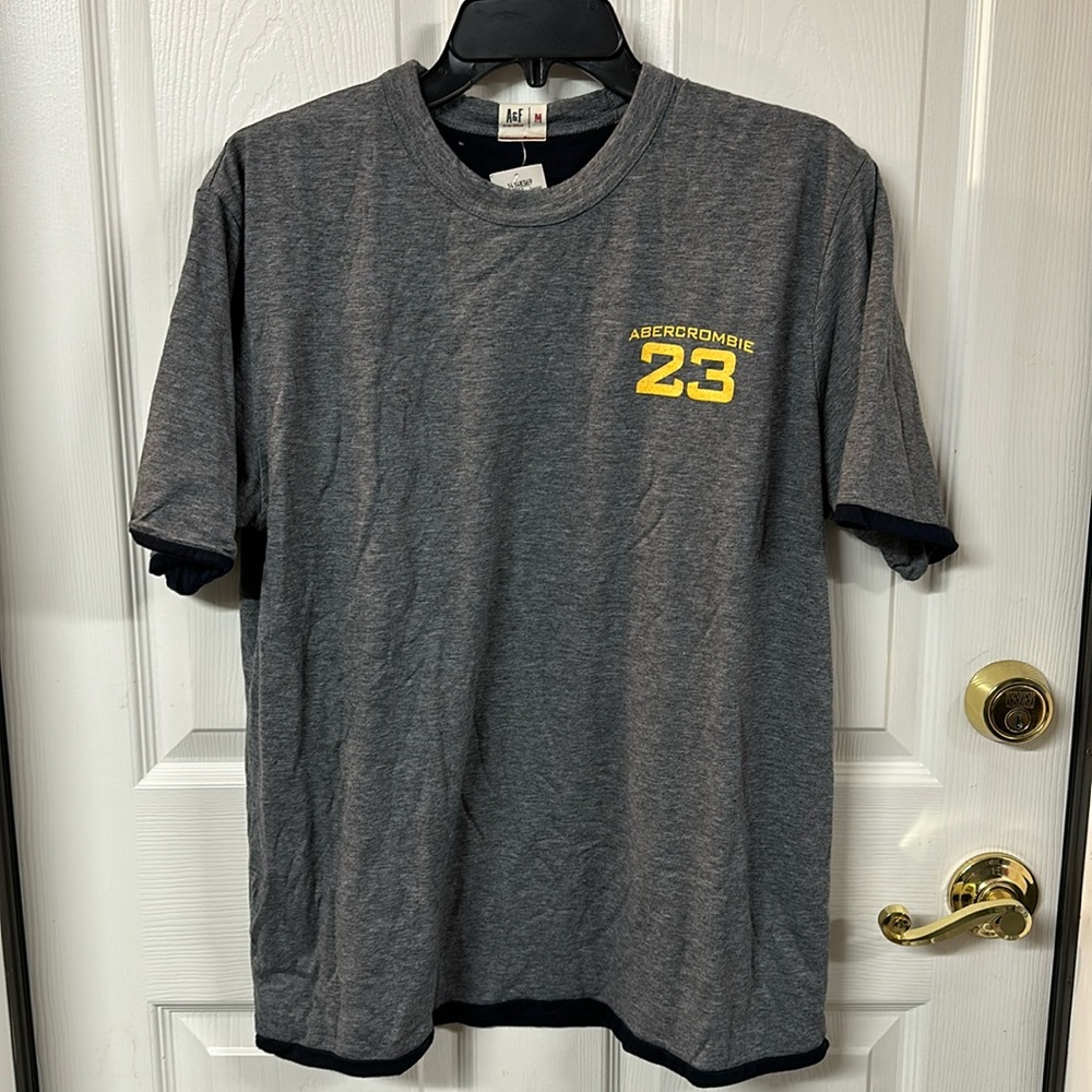 Men’s Abercrombie & Fitch reversible tee shirt